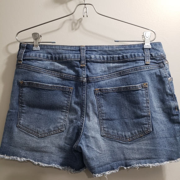 Maurices Dark Wash Raw Hem Distressed Shorts, Size 8 - Picture 7 of 9